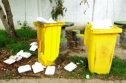 Recycling process in a waste clearance facility